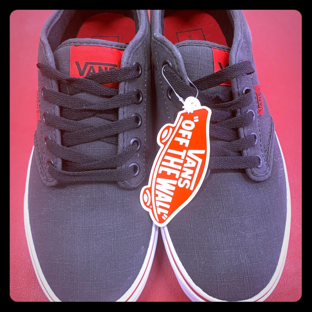 ‼️SOLD‼️Men’s Vans Atwood red and black